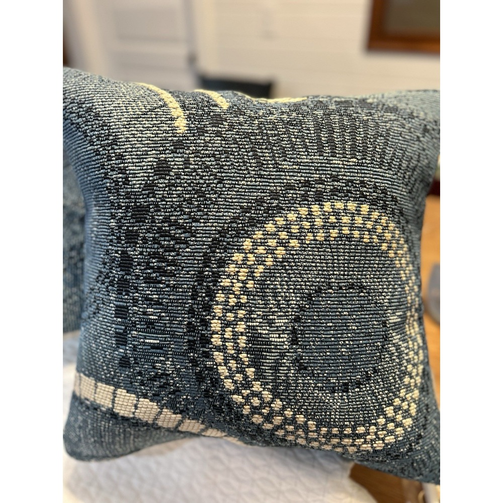 Liora Manne' Set Of 2 Throw Pillows Modern Blue Textured NWT